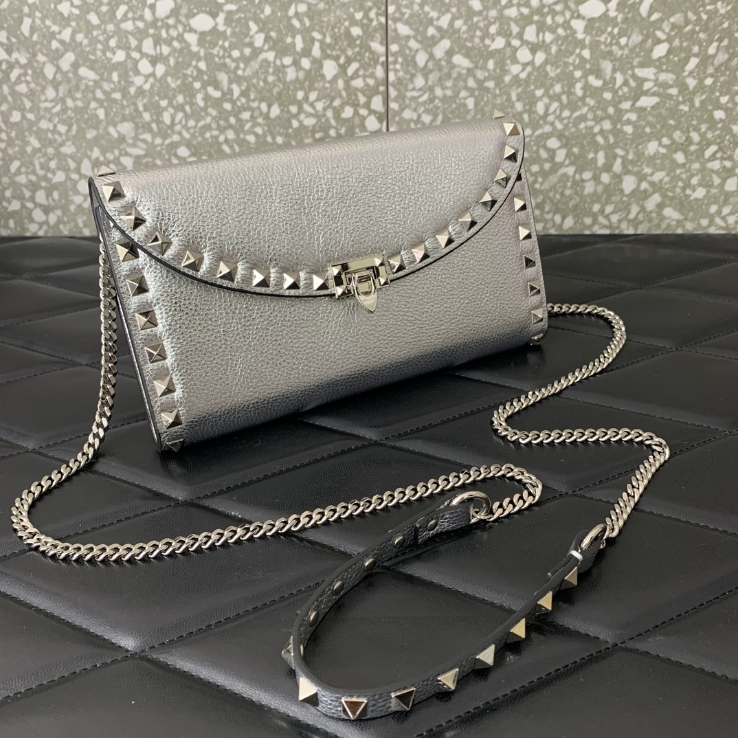 Valentino Garavani Rockstud Small Shoulder Bag in Silver Grainy Calfskin